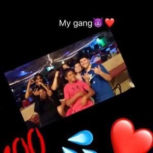 Meet your Posher, Adela